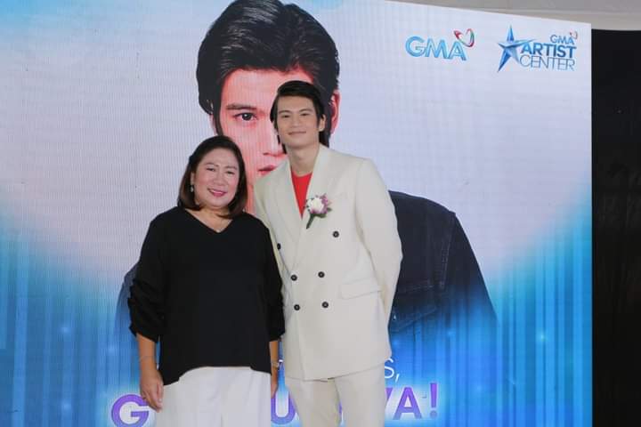 GilieversOFC's tweet photo. Congratulations @gilcuerva on your contract renewal with @ArtistCenter more projects to come and we're always here to support you! ❤ #ProudToBeKapusoGilCuerva https://t.co/8Ix8AL4rll