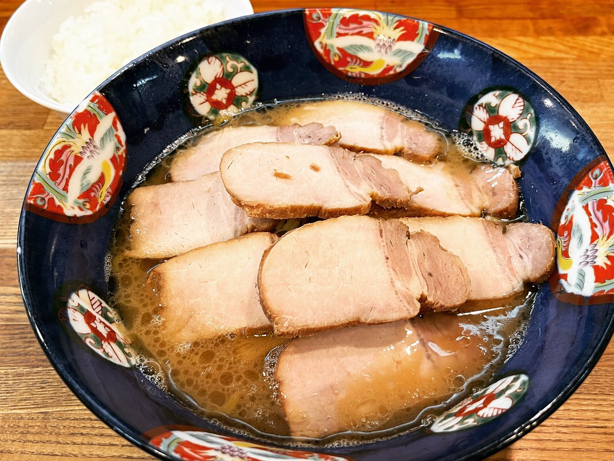 今日のランチは、ラーメンです。 I had ramen for lunch today.