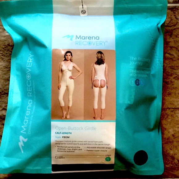 oblivionbliss23's tweet photo. So good I had to share! Check out all the items I'm loving on @Poshmarkapp #poshmark #fashion #style #shopmycloset #marenarecovery #glitzblitzboutique: https://t.co/nokbtQswDW https://t.co/YIg3mC1Qrc