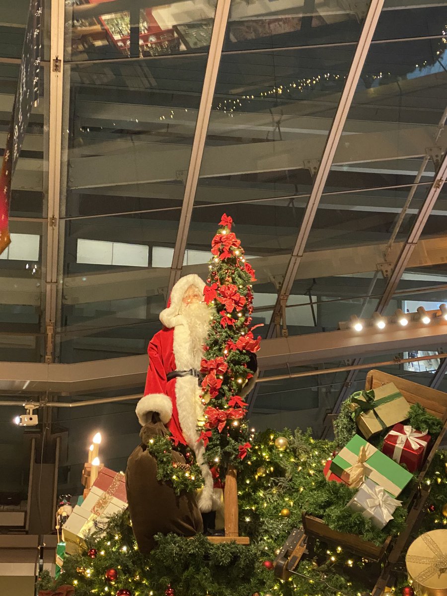 poconyan30's tweet photo. 六本木ヒルズのクリスマスマーケット🎄ホットワインでほっとひと息🍷
#神秘 #2021年12月 #christmastree #幸運 #クリスマスマーケット #天使 #幸せ #angel #christmasmarket #ヒーリング #ラッキー #roppogi #lucky #クリスマスイベント #healing #happy #love #スピリチュアル #癒し #六本木ヒルズ https://t.co/QdjsxW0Ivf