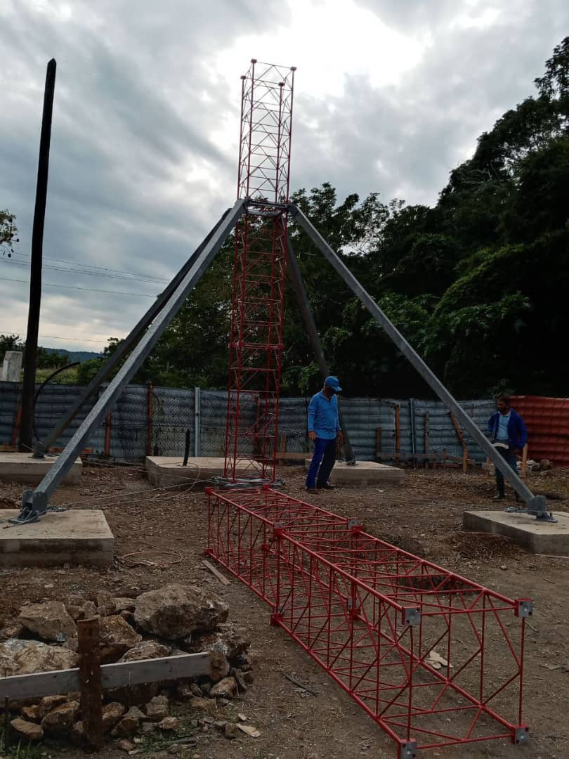 No hay temor a las alturas,  se eleva una torre para una nueva Radiobase en La Coronela, #Caimito #Artemisa #VamosConTodo #CubaViveyAbraza