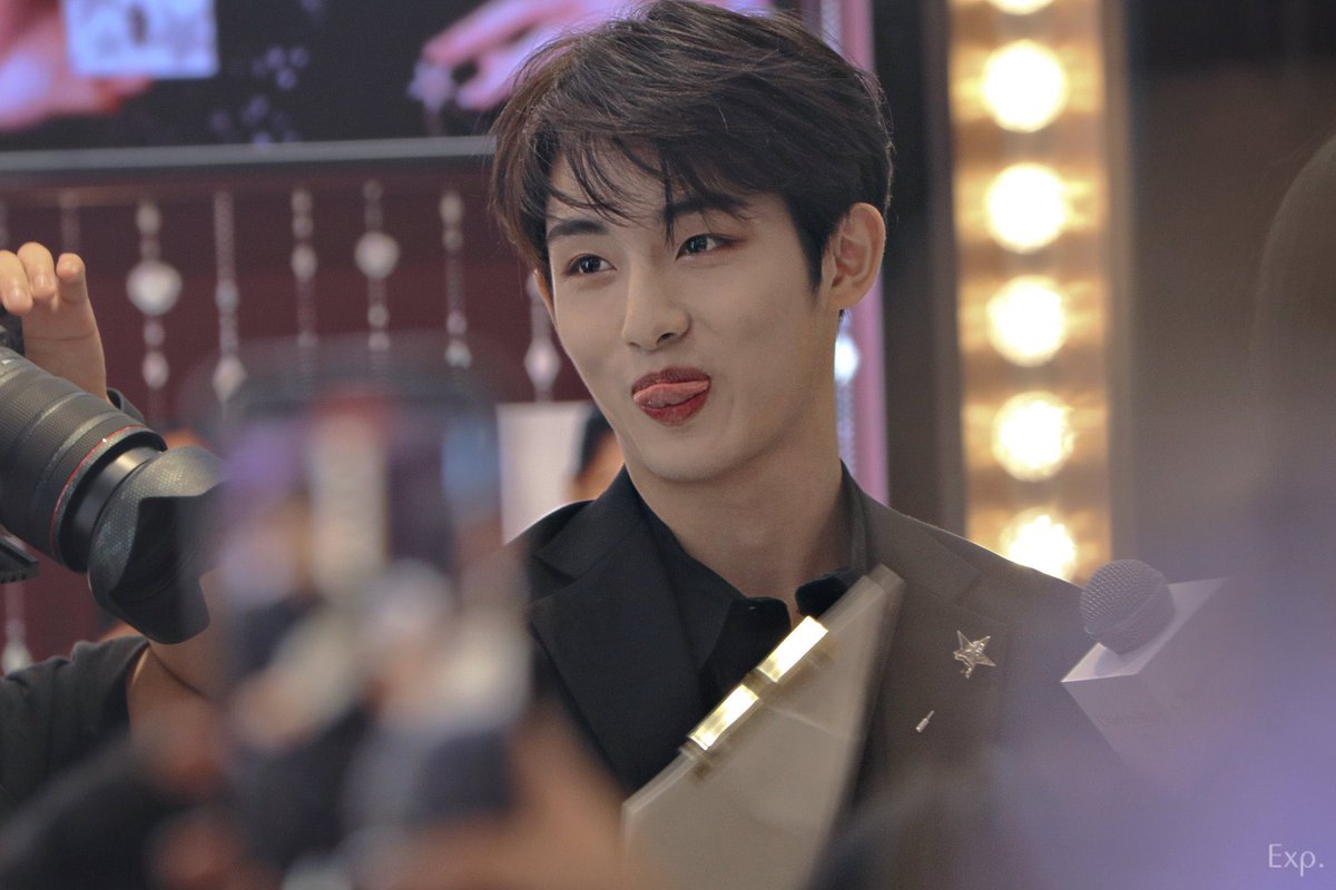 sichzhou's tweet photo. these photos of dong sicheng will haunt me in my dreams https://t.co/nw3W98cKws