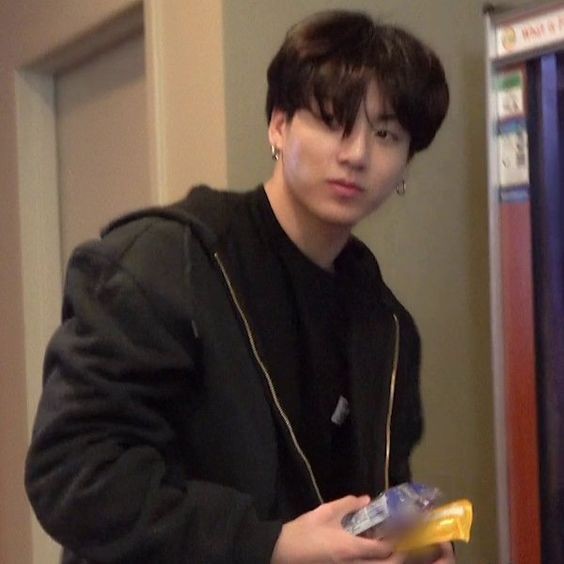 9897bits's tweet image. soft soft soft | #JUNGKOOK #LEEKNOW