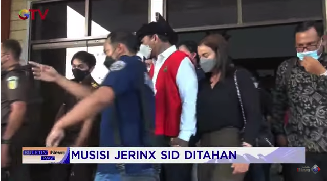 GTVID_News's tweet image. Kembali Ditahan Kasus Pengancaman Melalui ITE, Jerinx: Saya Hadapi dengan Gentlemen #BIP 02/12

Selengkapnya youtu.be/FWzDveXp7Xg 

#Jerinx #PoldaMetroJaya #Ditahan