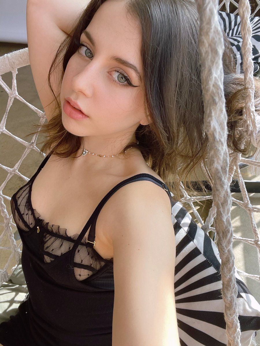 themissviolette's tweet image. 🤍Sexy December RT Game🤍

$3 like, rt, comment (1 each)

15 minutes ⏰ 

✨