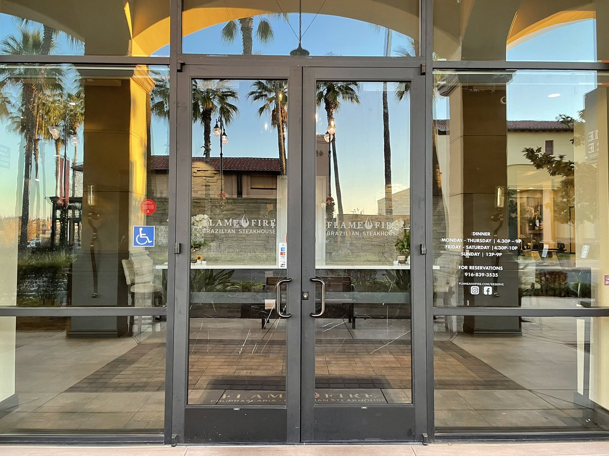 SpeedproSacCA's tweet photo. New window graphics !! 

Thank you Flame &amp; Fire Brazilian Steakhouse 

#GreatBigGraphics
#B2B
#printing
#signs
#rebranding
#localbusiness https://t.co/clBbSgQDN9