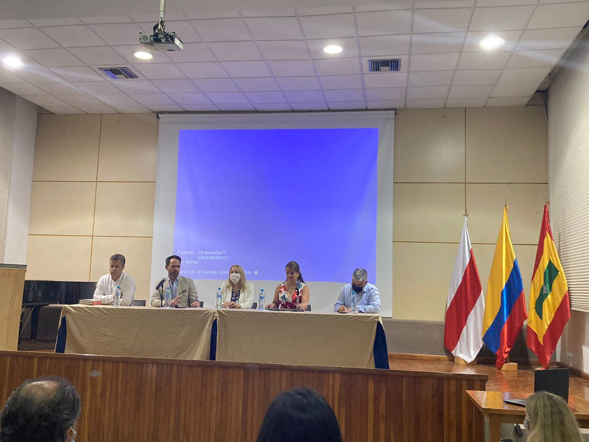 escuelagob_UHE's tweet photo. Hoy en #WorldLawCongress, "DIÁLOGOS x LA SEGURIDAD Y LA PAZ DE LA REGIÓN" hemos sido parte del panel de expertos @UPEACE, @tupistapty, @Parlatino_org y @escuelagob_UHE acompañando presentación del libro #TheTRANSHUMANCODE de #CarlosMoreira
#EcuadorJustoyLegal https://t.co/saTXpENtkF