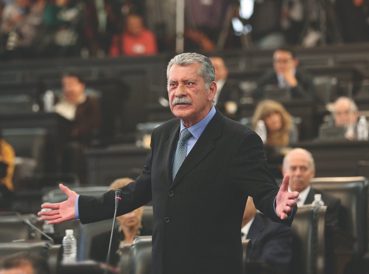 Se fue mi respetado compañero y querido amigo Enrique Jackson, hombre íntegro y caballeroso, leal a las personas y a las instituciones, político de convicciones y de resultados; un patriota.