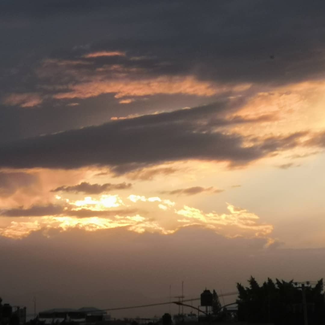 Miresp24's tweet photo. #cielosbonitos #cdmx #c #ciudaddemexico #cdmx🇲🇽 #cielosinfiltro #cielo #cielomagico #cieloazul #cielitolindo #chilangostyle #observadoresdenubes #observadoresurbanos #sky #sole #sol #solecito #nature #naturephotography #nube #nubesdetuciudad #nubes☁ #nubes #n
🤜🤛 https://t.co/HhxSOI9vUi