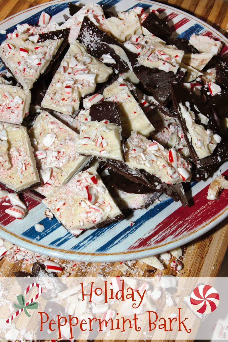 Happy #NationalPeppermintBarkDay ! Check out the recipe for this delicious no bake Christmas treat! 4theloveoffoodblog.com/2012/08/pepper…