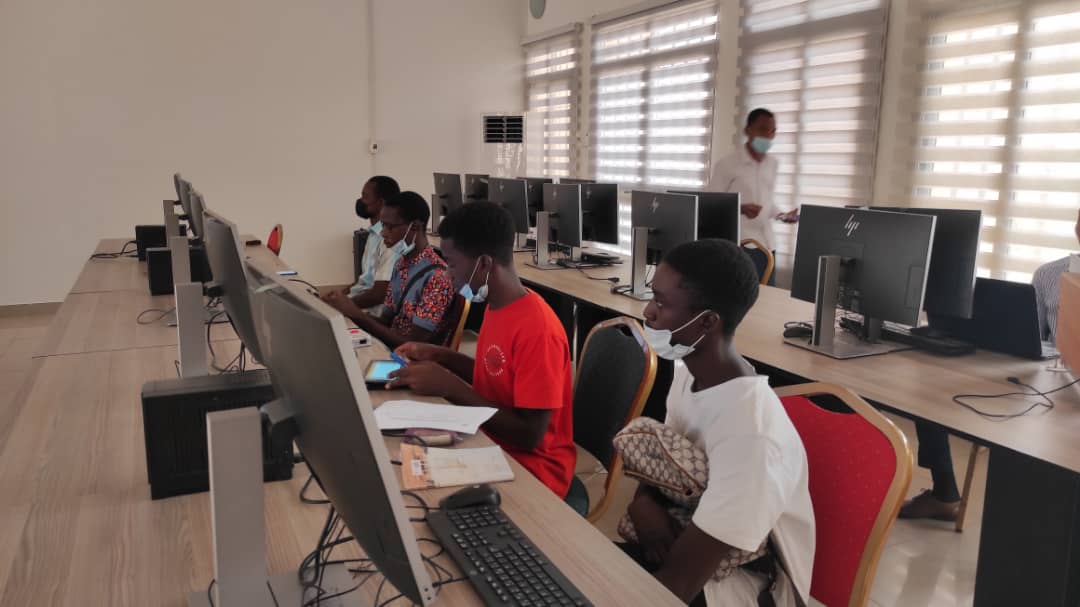 NunyaLab's tweet photo. NUNYALAB DIGITAL DAYS
Second day of the Digital Days at the NunyaLab creativity hub. Training on cybersecurity and a workshop on connected objects are currently underway.
#NunyaLab #FAIEJ #Dashmake #TIDD https://t.co/CaBpMXTyXl