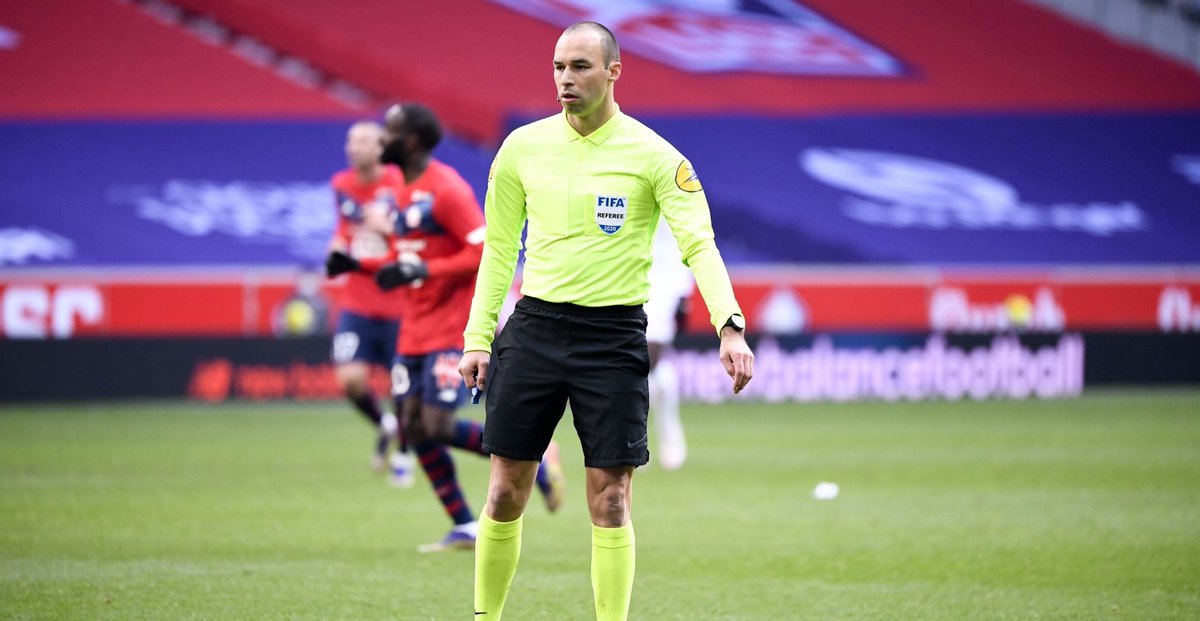 OL__Plus's tweet photo. Girondins - #OL sera arbitré, dimanche à 20h45, par Jérôme #Brisard
#Arbitre #GdBOL #Bordeaux 
(Ligue1 : https://t.co/TengWrbYZD) https://t.co/fqekc2ikQN