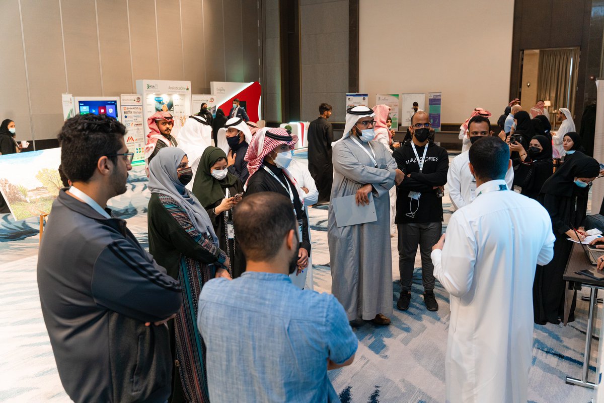 KSAPT_meeting's tweet photo. جانب من مشاركة جامعة الملك فيصل @KFUniversity في نشاطات مؤتمر #KSAPT2021 المُقامه ✨ https://t.co/1pnLN3p5N3