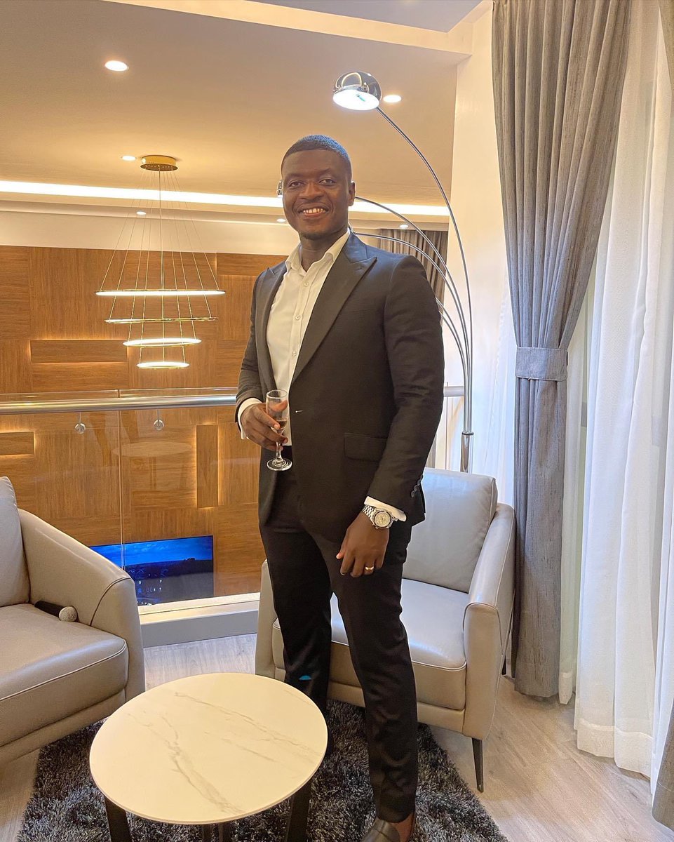 lexisbill's tweet image. Have a beautiful day fam! Let’s meet on the best late afternoon radio show in Ghana, Drive Time on @Joy997FM at 3pm. #YoyoNation Yoyoyoyo!