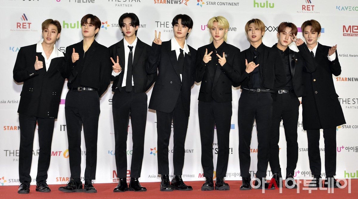 theseoulstory's tweet photo. [#2021AAA] 📸 Stray Kids at the red carpet of #2021AsiaArtistAwards today 🔥 @Stray_Kids https://t.co/qaU5vaSM0B