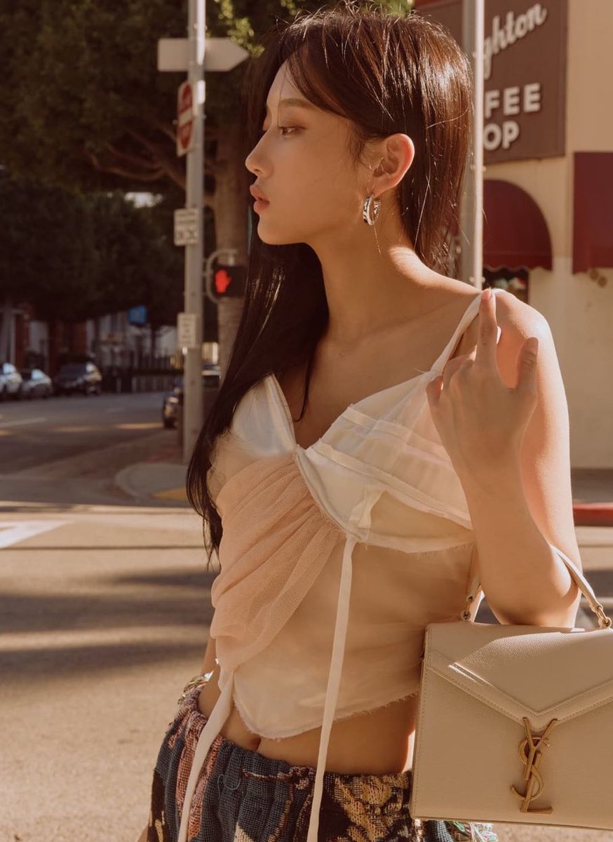 88rising's tweet photo. 🌺 SEORI https://t.co/TPd2FnRG2b