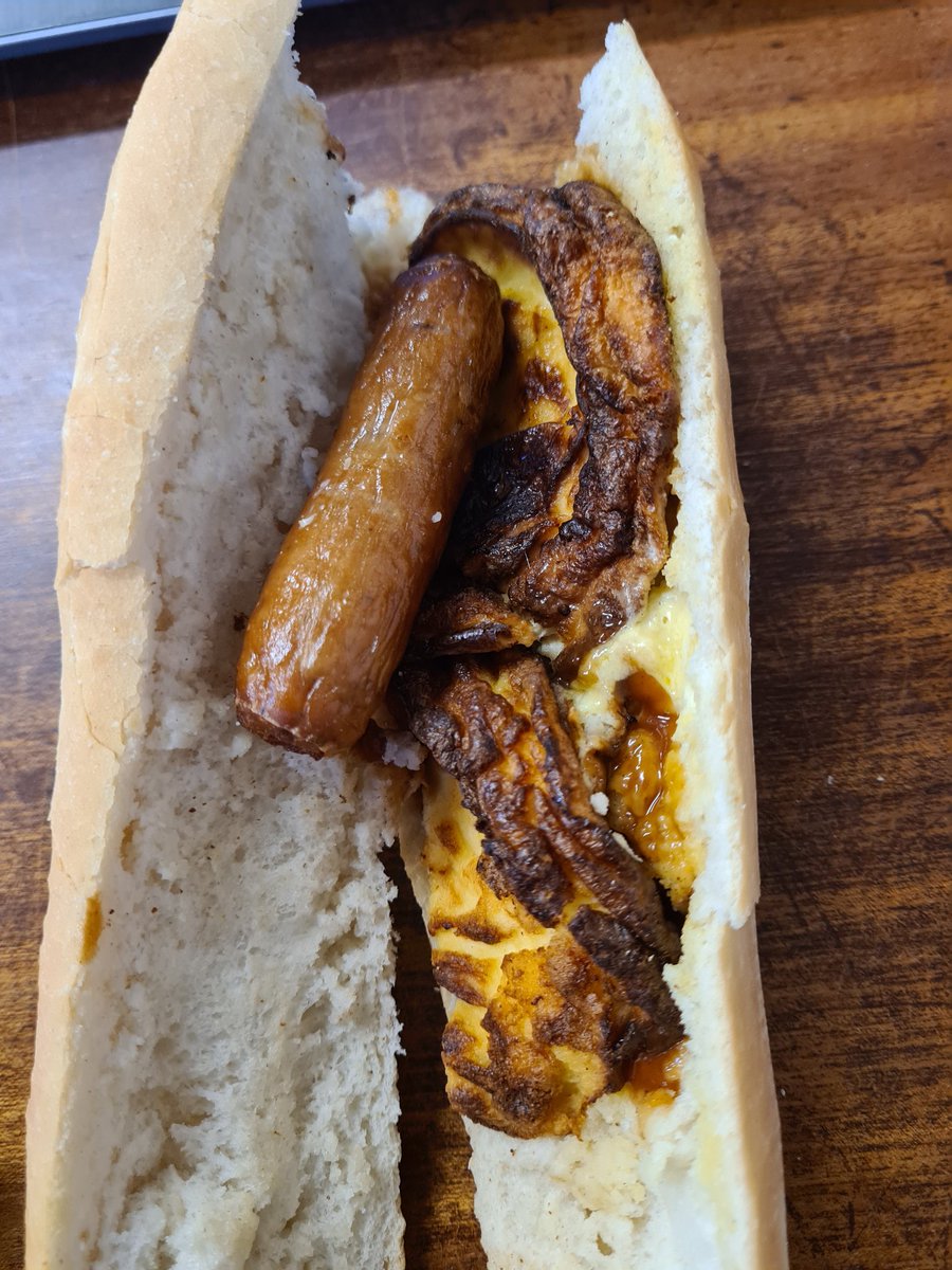 Keithgh's tweet photo. Hi @GreggsOfficial 
I don't often have a takeaway breakfast, but today I was quite hungry, hmmm why not have one of @GreggsOfficial delicious baguettes. #howwrongwasi
Thank you for making me pay for this, make not to oneself never to eat a takeaway breakfast again!
#embarrassing https://t.co/TPSU8OZKW2