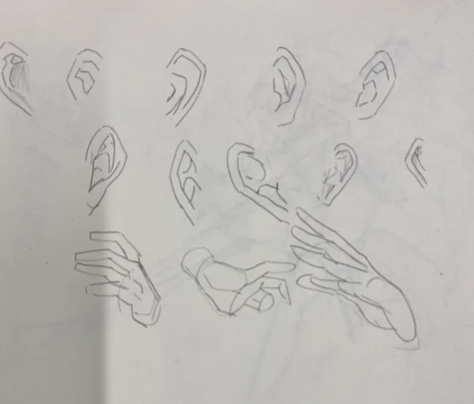 耳と手の模写と運命ちゃんラフ 