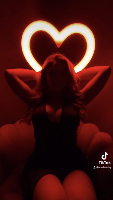 Watch Ava Bamby 💕's leaked NSFW photo on TwXstars