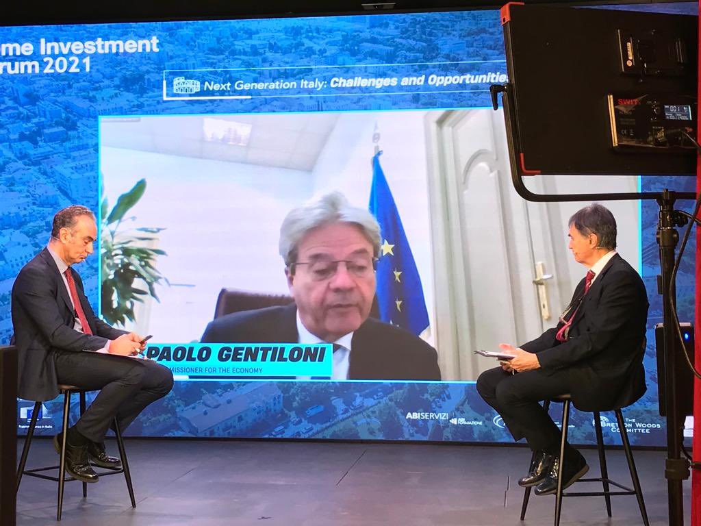 FeBAF's tweet photo. #RIF2021 From #NextGenerationEU to #PNRR: the EU Commissioner @PaoloGentiloni, the Minister @MEF_GOV Daniele Franco, the Mayor of Rome @gualtierieurope and Thalia Chryssikou President @AFME_EU discuss reforms &amp; prospects for the Italian economy &amp; finance @Bloomberg @aspeciale https://t.co/6nv4hjN6iy