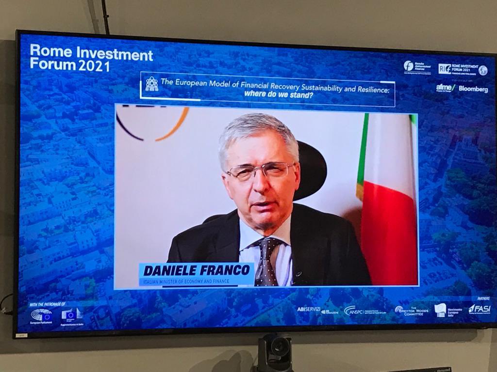FeBAF's tweet photo. #RIF2021 From #NextGenerationEU to #PNRR: the EU Commissioner @PaoloGentiloni, the Minister @MEF_GOV Daniele Franco, the Mayor of Rome @gualtierieurope and Thalia Chryssikou President @AFME_EU discuss reforms &amp; prospects for the Italian economy &amp; finance @Bloomberg @aspeciale https://t.co/6nv4hjN6iy