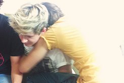 comfortfornarry's tweet photo. RT if you want a hug from Narry
#narry #narrystylan https://t.co/5M5mpwGGHJ