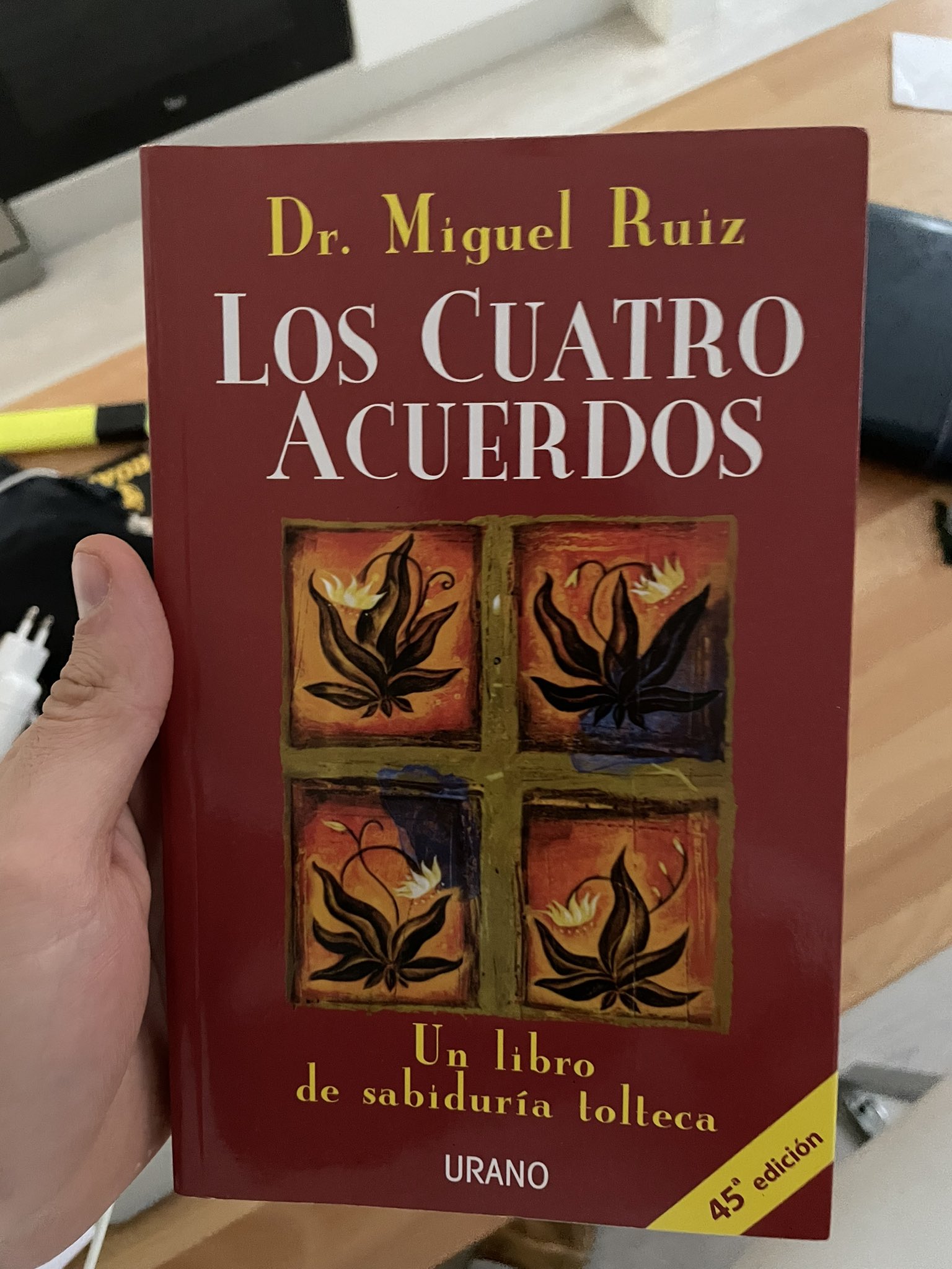 Los Cuatro Acuerdos: Un libro de sabiduría tolteca