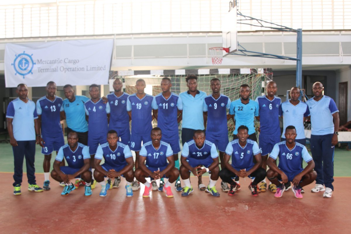 policehandball's tweet photo. Nonaha: Mu marushanwa ya @ecahf arimo kubera #Dar-Es Salaam ikipe ya @rwandapolce (Police Handball Club) irimo guhatana na Nyuki Handball Club yo muri @Zanzimbar . @IGIHE @fazil @ktpressrwanda @Radiorwanda_RBA @bbfmumwezi @cityradio @Radiotv10rwanda https://t.co/VXxo2Iyq7M