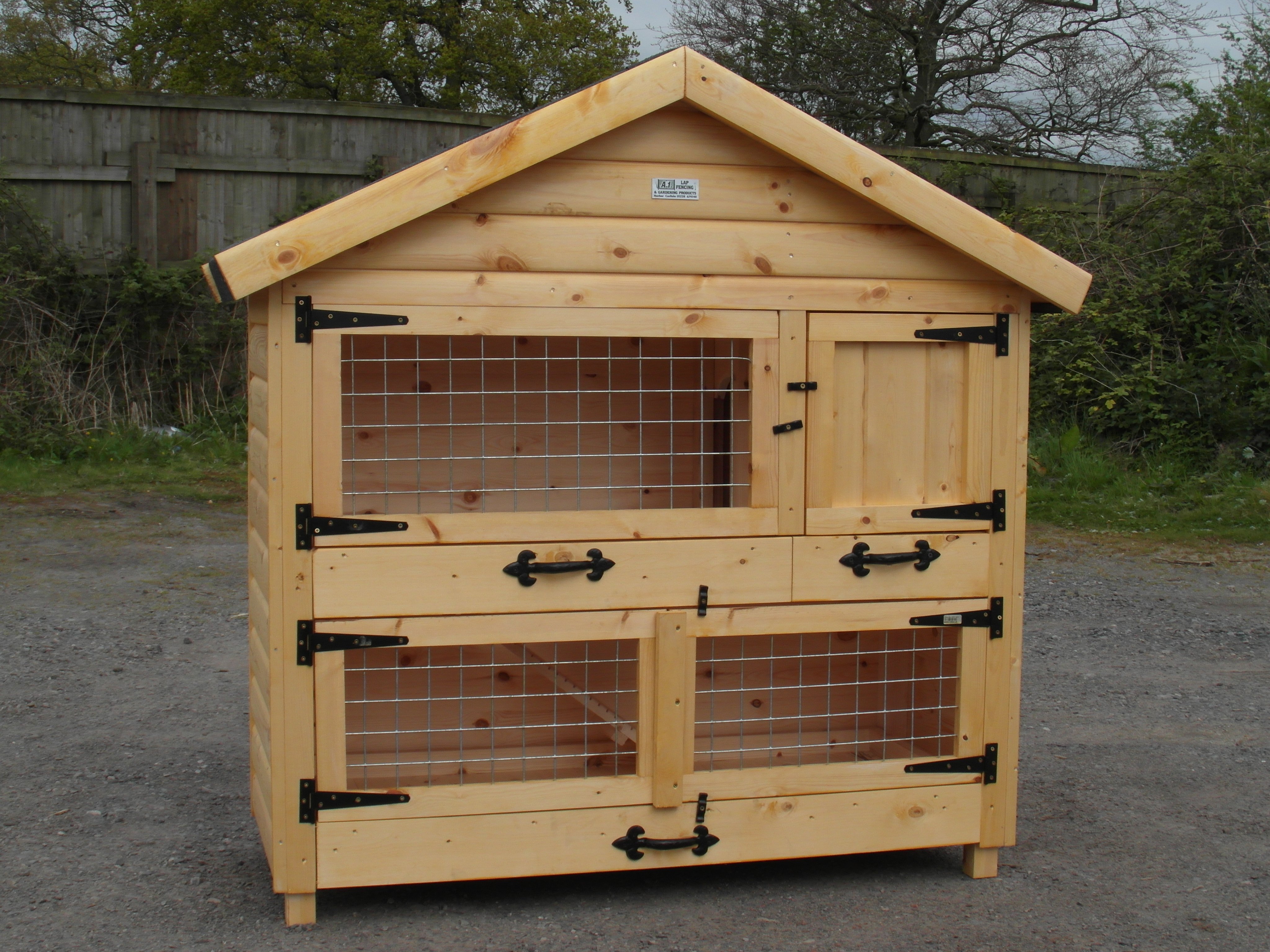 Dobbies top rabbit hutch