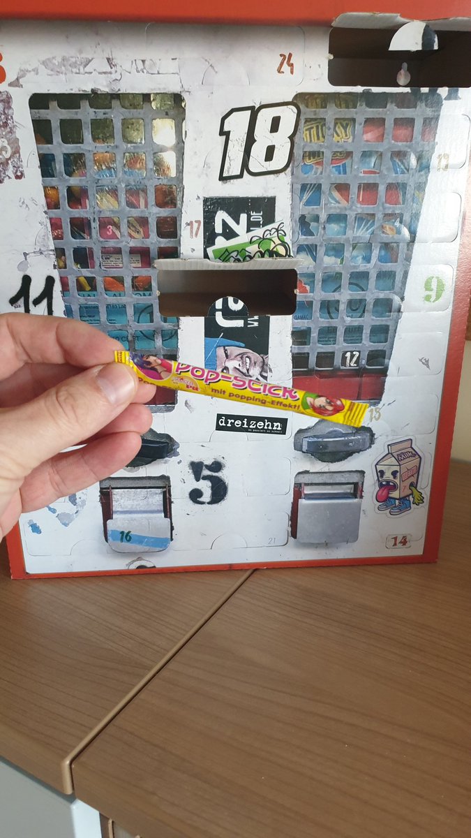 Chrisstainment's tweet photo. Retro Sweets Adventskalender Türchen #02

Etwas weiger spektakulär ein Pop-Stick   der knistert in Mund 😁

#adventskalender #retro #vintage #sweets #süßigkeiten #popstick #gum #surprise #tuerchen #lecker #foodporn #yummy https://t.co/XjdyMOaGSp