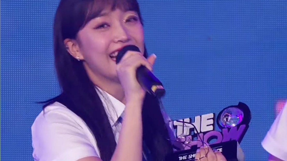 yoonfantastic's tweet image. leader sumin and their trophies