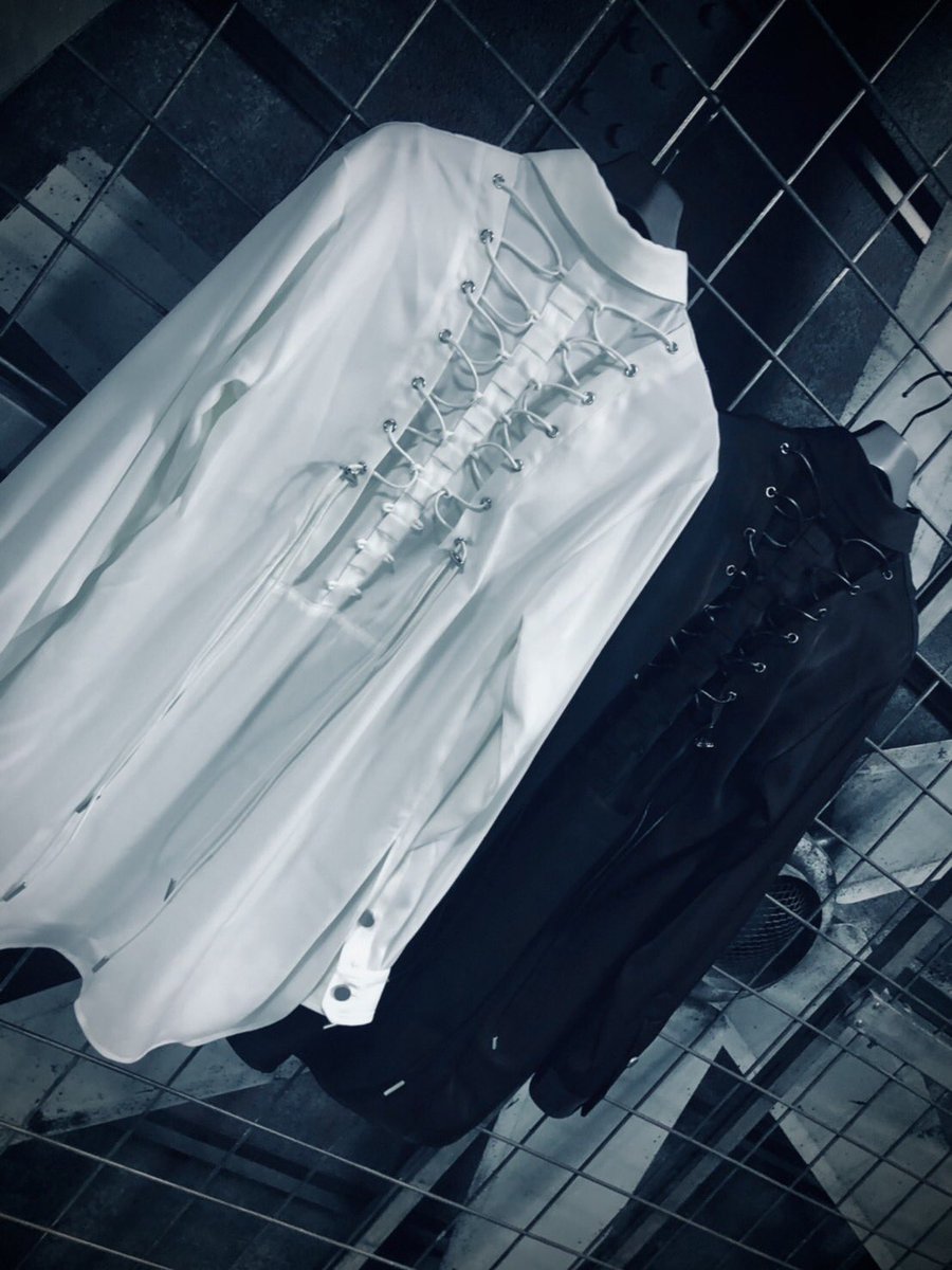 CuLLt_'s tweet image. 背骨に見えるシャツを作りました🦴
誰かの性癖に刺され…