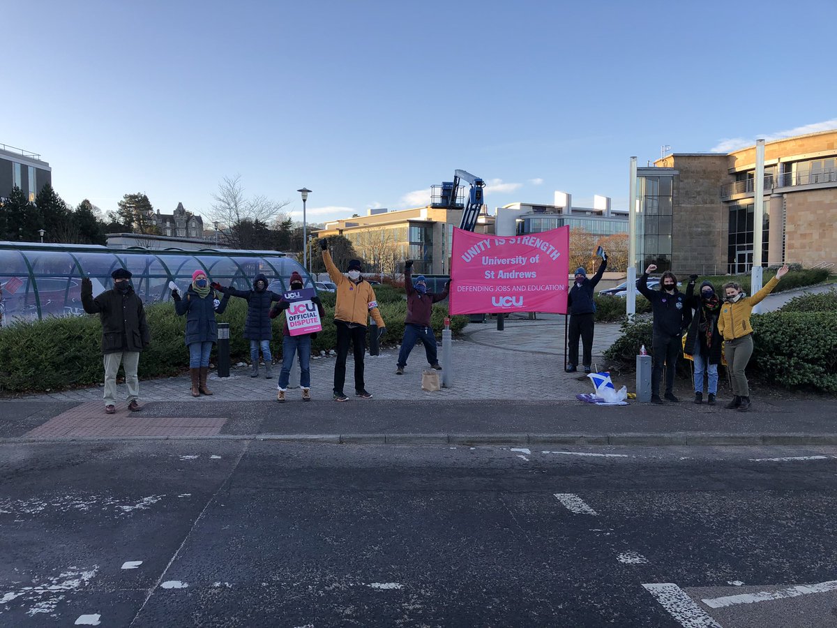 hooleyca's tweet photo. Good morning from the North Haugh picket in St Andrews! It’s cold, but it’s still not raining. Solidarity to all striking today. @ucustandrews #UCUstrikes #OneOfUsAllOfUs https://t.co/xw5sLKxQcb
