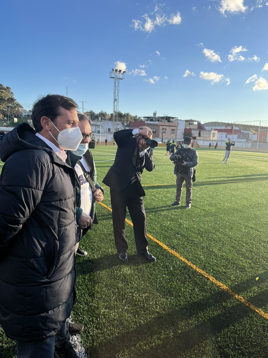 javierros745's tweet photo. Hoy como Concejal de Deportes del Ayto de Algeciras, me siento especialmente orgulloso. Hemos inaugurado el primero de los campos de fútbol prometidos por @jilandaluce . Luego vendrán San García, y Sergio Martin. Y para 2022 otros tres.
#seguimosavanzando Gracias a todos. https://t.co/wfVmNCqsN8