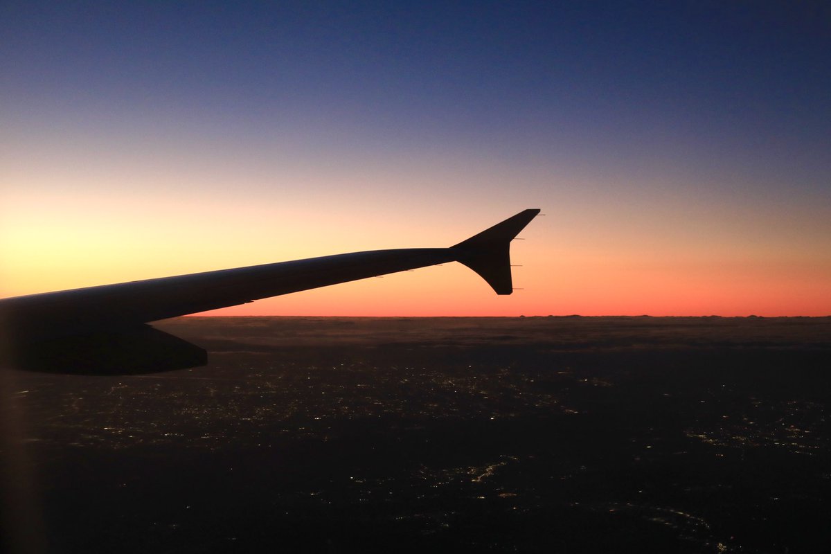 syouwa2pc's tweet photo. 夕刻の飛行機

ピーチ初めて乗った
客室乗務員さんのさりげない対応
また使おうってなるね

#ピーチアビエーション #PeachAviation #flypeach 
#MM494 #APJ494 #JA823P https://t.co/rzemYVfXvW