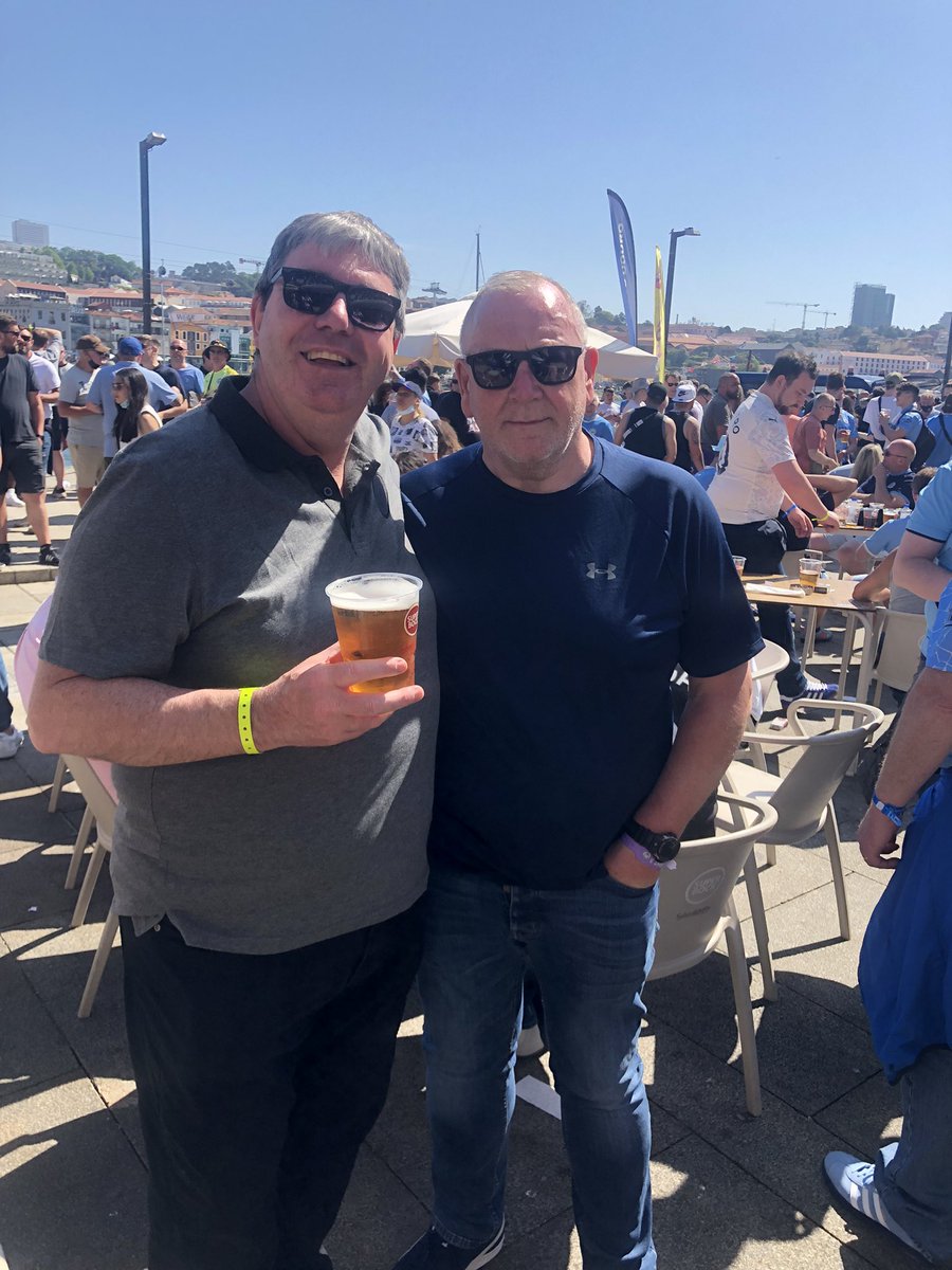 dannywalkerbro's tweet photo. Massive happy 65th birthday to @SpibyGraham have a top day you legend💙🍺 https://t.co/1kB6nRRpF4