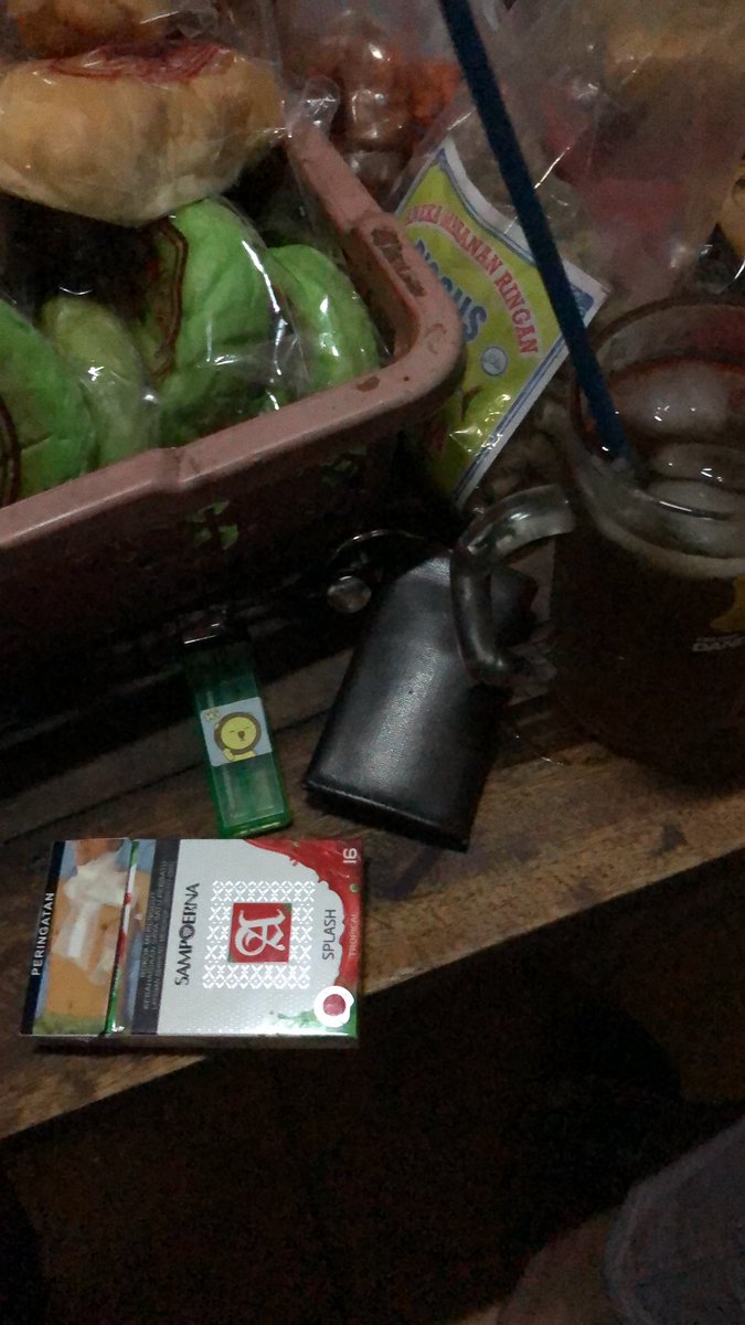Fanioaja's tweet photo. Manfaatnya apa foto gini di buat instastory? https://t.co/2qhdbAytOY