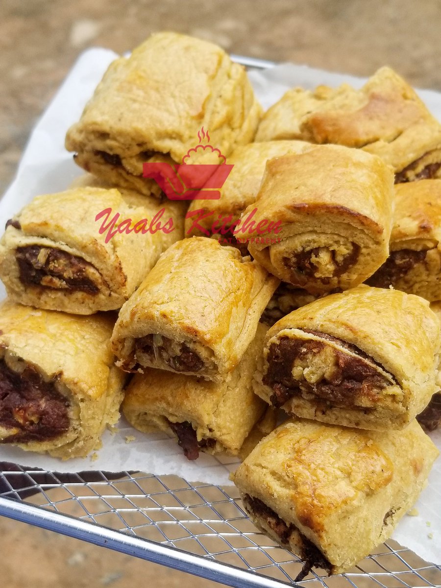 yaabskitchen's tweet photo. Pate'  rolls available for your festive season. Eat different from @yaabskitchen 
#Food #festive #christmasday Rice #pastrycookie #snack https://t.co/wElhlRC7Tn