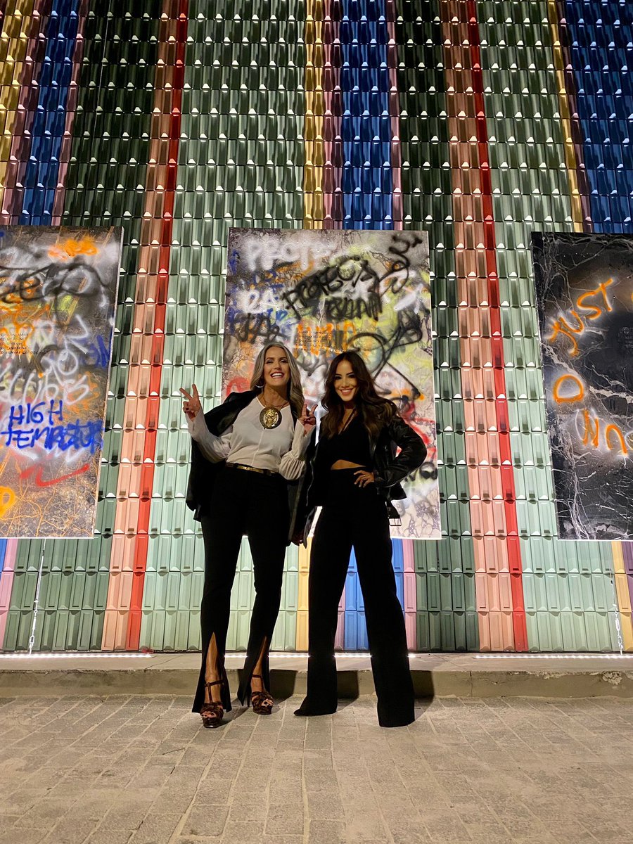 houseofodalys's tweet image. #baseling in Miami. Then I met #crypto peeps and my night was complete.