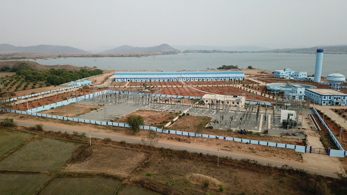 mb_telangana's tweet photo. River’s were the reason for many civilizations to prosper since ages. And they have a prominence in Hindu mythology as well.

Through #MissionBhagiratha waters from Godavari and Krishna rivers reach every household in Telangana.Put them to good use
@SmitaSabharwal @DayakarRao2019 https://t.co/pWrFUHCPh1