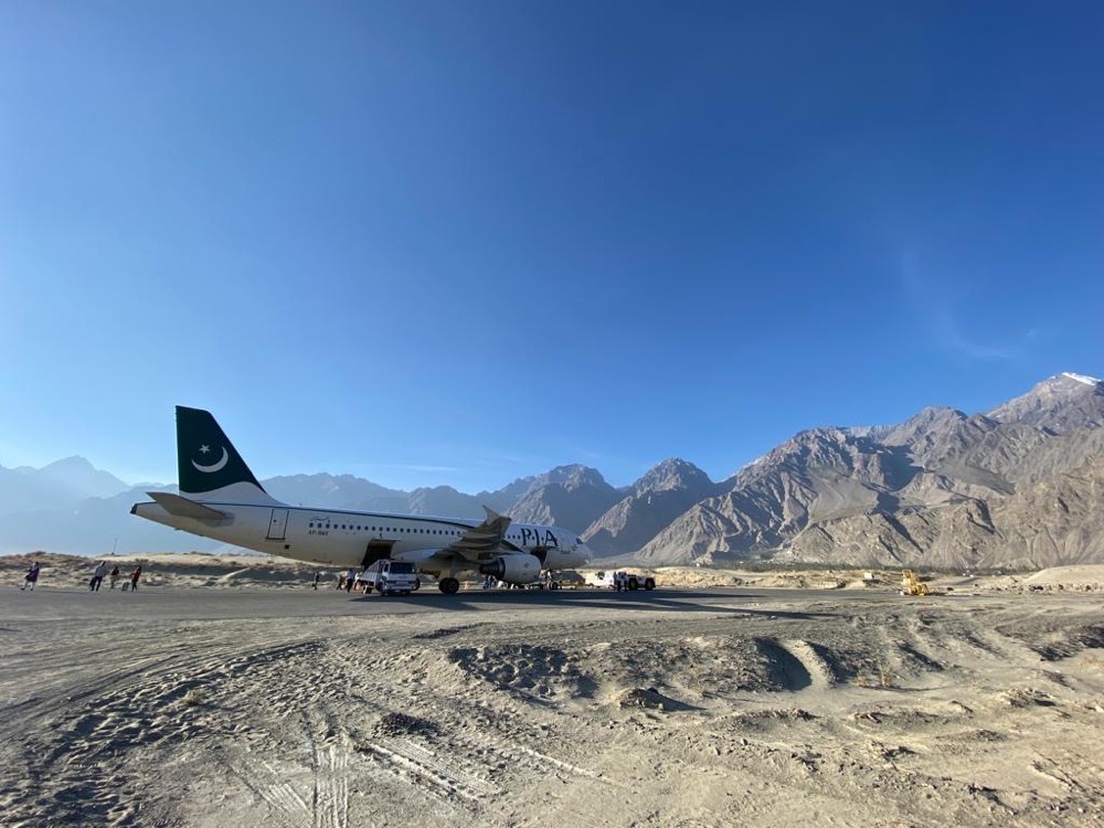 Gwadar_Pro's tweet photo. #Skardu airport starts international flights from today! 🇵🇰🇵🇰👏👏👏
#EmergingPakistan https://t.co/uGkoU30rjp