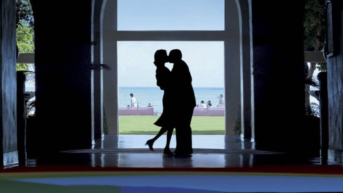 watdaheccc's tweet photo. punch-drunk love (2002) https://t.co/7N8FrTf8Sj