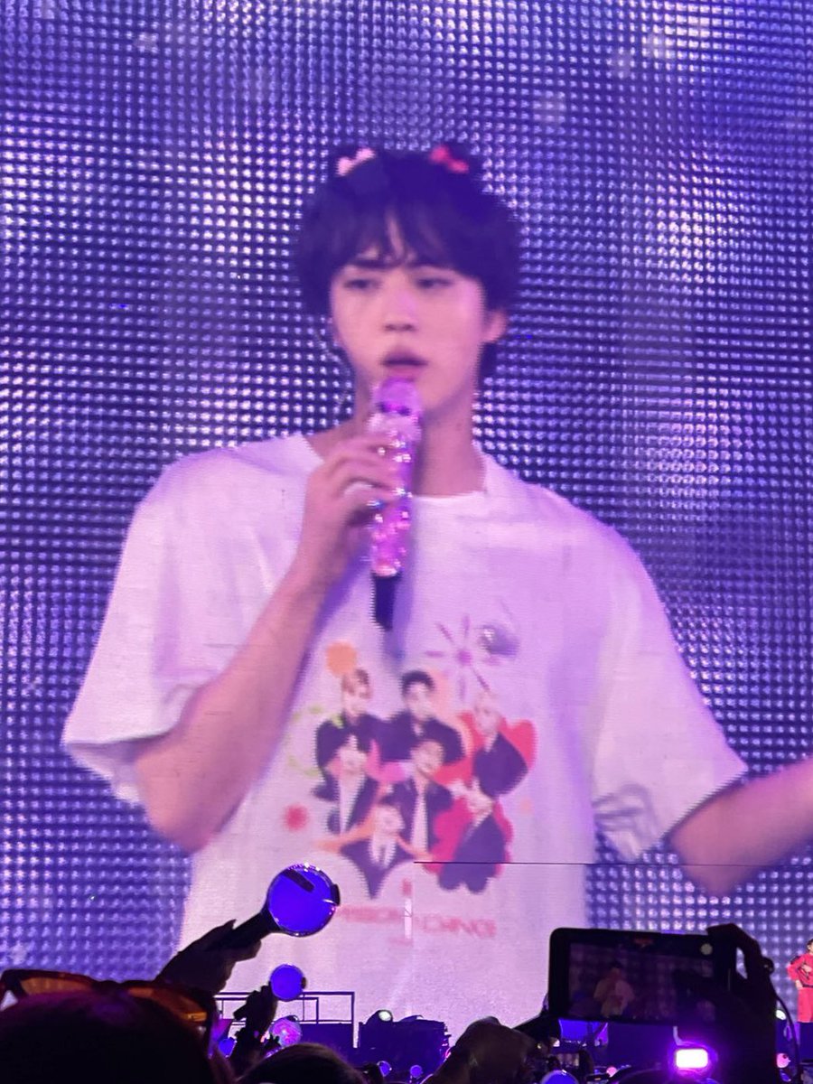 jinshour's tweet photo. Seokjin with hair buns today 🥺 https://t.co/7BRf0isyhJ