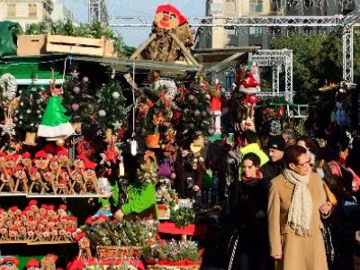 bcnmetropolitan's tweet photo. This Week in BCN: Dec 2-8 *Articles* —Not Witches, Women —Locally Made &amp; Sustainable Gifts —What Is La Puríssima? — #SeasonalDepression —BCN’s Christmas Markets —Online Schooling Abroad —  #WomenLeaders &amp; Their Networks +Upcoming Events!+ https://t.co/Jy9E2yY7c9 https://t.co/9faaIKd9v8