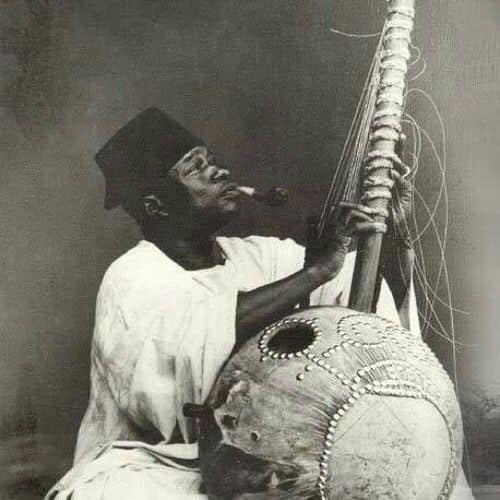 BarkisuB's tweet photo. The magnificent Lalo Kebba Drammeh was a master of the Kora musical instrument. #Gambia #Africa #culture https://t.co/WmfHTO3eMW
