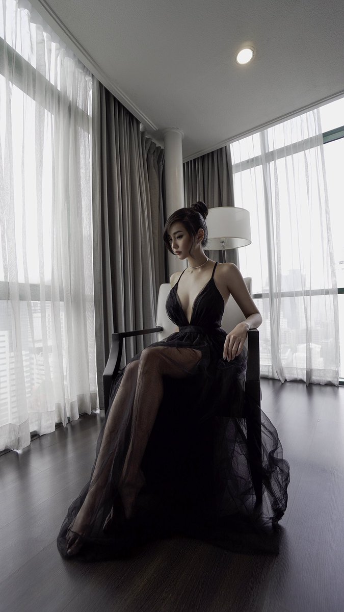 AlodiaAlmira's tweet photo. Hi, I’m Black Mage Alodia. Please support my team @BLACKLISTINTL 🖤 #BreakTheCode #M3 

📷: timer https://t.co/19yxWBbJg3