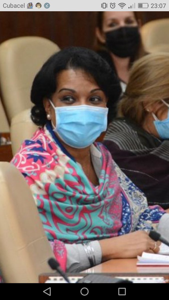 Análisis profundo y líneas de acción para desarrollar las reservas científicas, en el macroprograma de ciencia, tecnología e innovación. Varias medidas innovadoras y la preparación sostenida de los jóvenes, integración para el desarrollo. #CubaViveYRenace