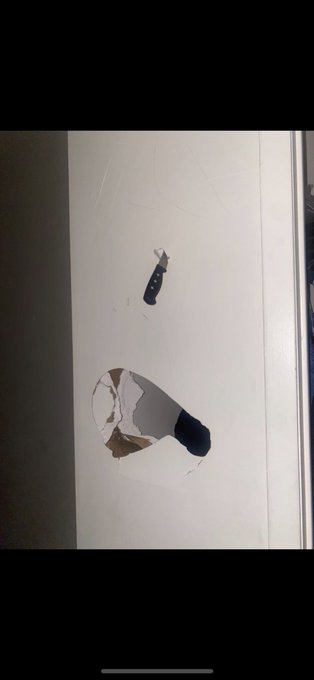 Drakes wall rn https://t.co/EcOeLah6sv