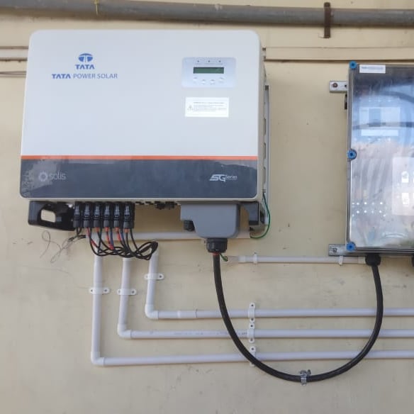 EnergySolnce's tweet photo. Successfully commissioned 2 Commerical sites...

1. Arpita Fabrics 66 KW 

2. Badrinarayan Mandir - 36 KW

System installed: TATA POWER SOLAR - MONOPERC 455 Watt PV Module

Book your site survey at +91 8866305779 
.
#industrialsolar #commercialsolar #tatapowersolar #tatapower https://t.co/2xoHlAK2GS
