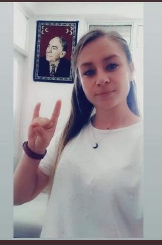 Ülkü Ocakları Sosyal Medya Ekibinden ve aynı zamanda Antalya Döşemealtı Ülkü Ocakları Yöneticimiz, Kardeşimiz Aylin Alkutay'ı zalimce bir saldırı neticesinde kaybetmiş bulunmaktayız. Merhumeye Allah'tan rahmet, ailesine ve camiamıza başsağlığı diliyoruz..